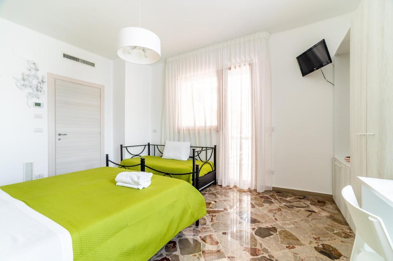 Le Calette Rooms - Puglia Mia Apartments Monopoli Eksteriør billede